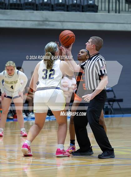 Thumbnail 3 in Highland Park vs. Haltom (UIL 6A Bi-District Playoff) photogallery.