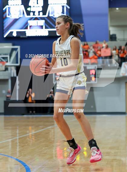 Thumbnail 3 in Highland Park vs. Haltom (UIL 6A Bi-District Playoff) photogallery.