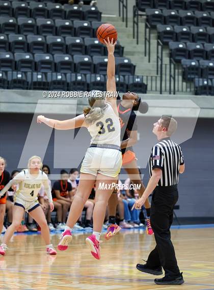 Thumbnail 2 in Highland Park vs. Haltom (UIL 6A Bi-District Playoff) photogallery.