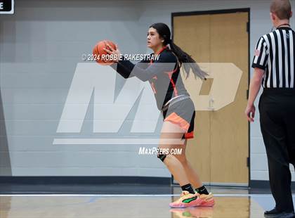 Thumbnail 2 in Highland Park vs. Haltom (UIL 6A Bi-District Playoff) photogallery.