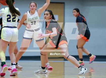 Thumbnail 1 in Highland Park vs. Haltom (UIL 6A Bi-District Playoff) photogallery.
