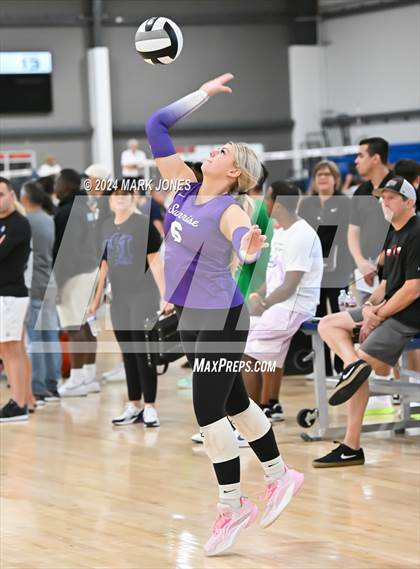 Thumbnail 3 in Sunrise Mountain vs. Horizon (Nike TOC Southwest) photogallery.