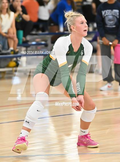 Thumbnail 2 in Sunrise Mountain vs. Horizon (Nike TOC Southwest) photogallery.