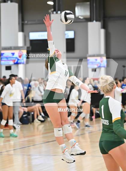 Thumbnail 3 in Sunrise Mountain vs. Horizon (Nike TOC Southwest) photogallery.
