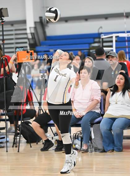 Thumbnail 1 in Sunrise Mountain vs. Horizon (Nike TOC Southwest) photogallery.