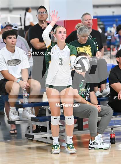 Thumbnail 3 in Sunrise Mountain vs. Horizon (Nike TOC Southwest) photogallery.