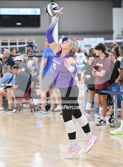 Thumbnail 2 in Sunrise Mountain vs. Horizon (Nike TOC Southwest) photogallery.