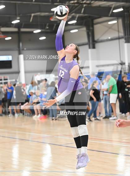 Thumbnail 3 in Sunrise Mountain vs. Horizon (Nike TOC Southwest) photogallery.