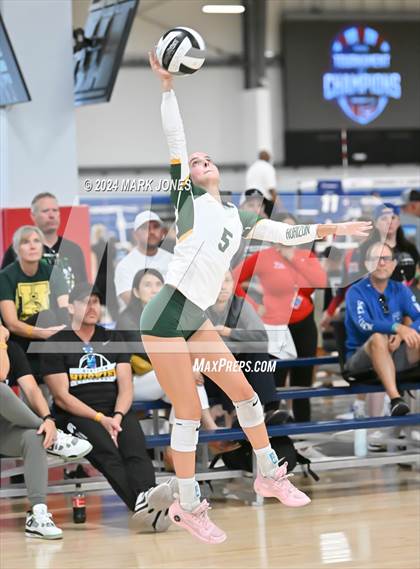 Thumbnail 2 in Sunrise Mountain vs. Horizon (Nike TOC Southwest) photogallery.