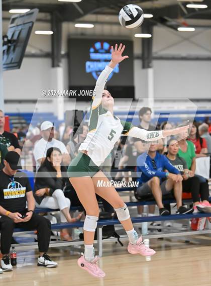 Thumbnail 1 in Sunrise Mountain vs. Horizon (Nike TOC Southwest) photogallery.