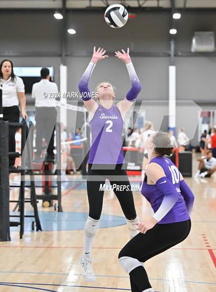 Thumbnail 1 in Sunrise Mountain vs. Horizon (Nike TOC Southwest) photogallery.