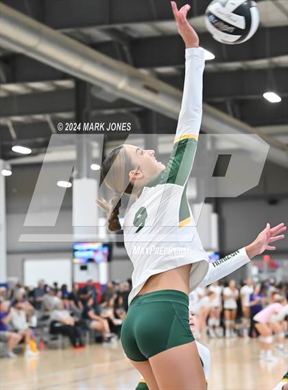 Thumbnail 3 in Sunrise Mountain vs. Horizon (Nike TOC Southwest) photogallery.
