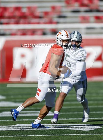 Thumbnail 2 in Timpview vs. Olympus (UHSAA 5A Semifinal) photogallery.