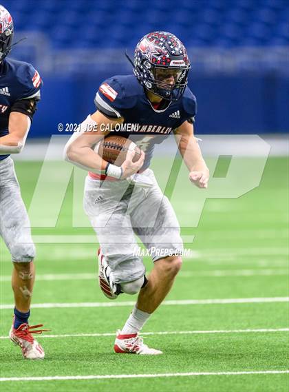 Thumbnail 2 in Wimberley vs Cuero UIL 4A D2 Regional Playoff photogallery.
