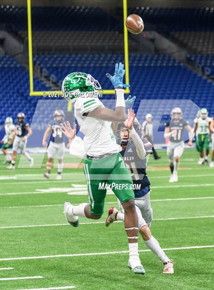 Thumbnail 2 in Wimberley vs Cuero UIL 4A D2 Regional Playoff photogallery.