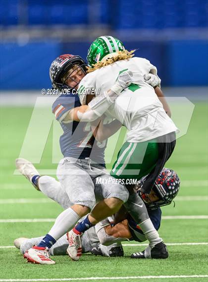 Thumbnail 2 in Wimberley vs Cuero UIL 4A D2 Regional Playoff photogallery.