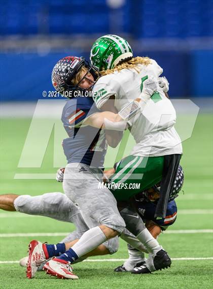 Thumbnail 1 in Wimberley vs Cuero UIL 4A D2 Regional Playoff photogallery.