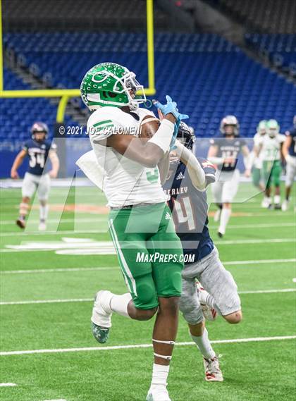 Thumbnail 3 in Wimberley vs Cuero UIL 4A D2 Regional Playoff photogallery.