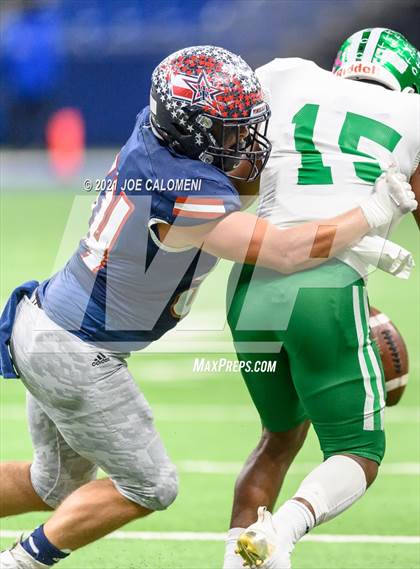 Thumbnail 3 in Wimberley vs Cuero UIL 4A D2 Regional Playoff photogallery.