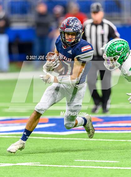 Thumbnail 3 in Wimberley vs Cuero UIL 4A D2 Regional Playoff photogallery.