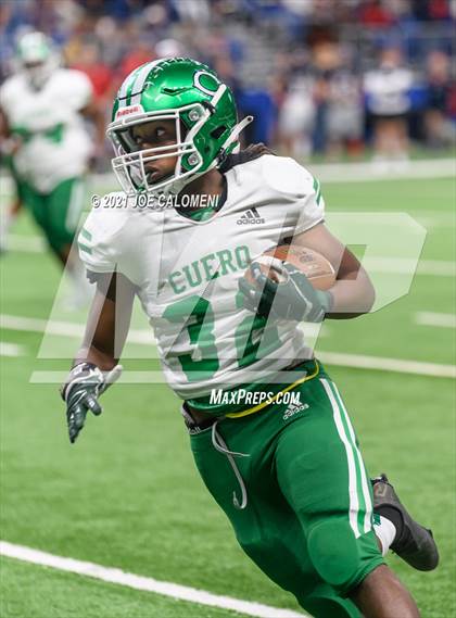 Thumbnail 1 in Wimberley vs Cuero UIL 4A D2 Regional Playoff photogallery.