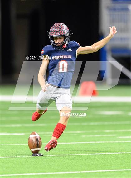 Thumbnail 3 in Wimberley vs Cuero UIL 4A D2 Regional Playoff photogallery.