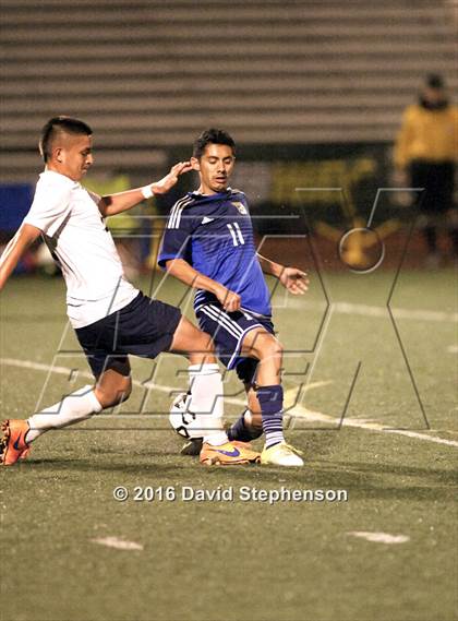 Thumbnail 2 in Everett Alvarez vs. Lincoln (CIF CCS D1 Final) photogallery.