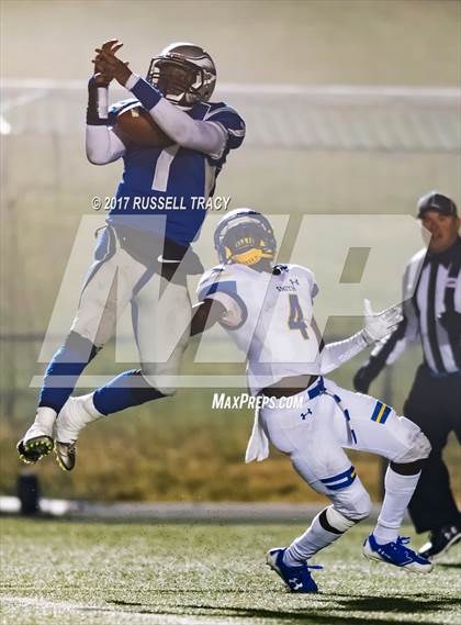 Thumbnail 2 in Landstown vs. Oscar Smith (VHSL 6A Third Round) photogallery.