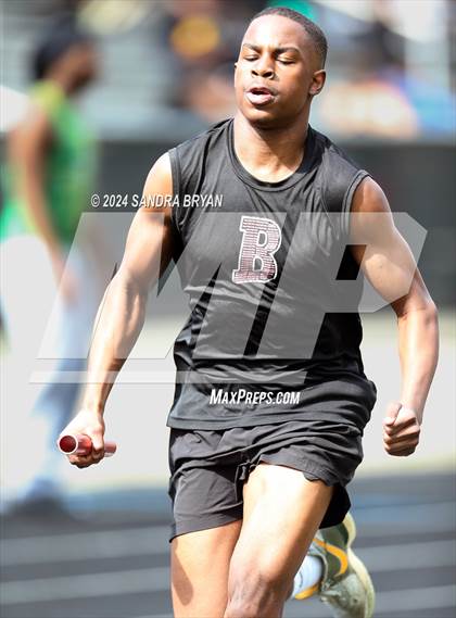 Thumbnail 3 in Independence Track Meet photogallery.