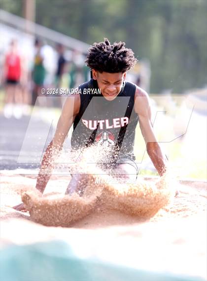 Thumbnail 1 in Independence Track Meet photogallery.