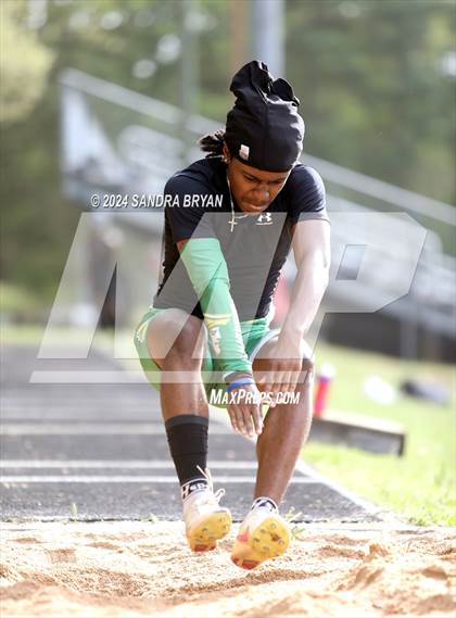 Thumbnail 3 in Independence Track Meet photogallery.