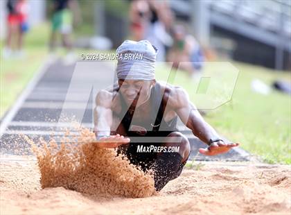 Thumbnail 2 in Independence Track Meet photogallery.