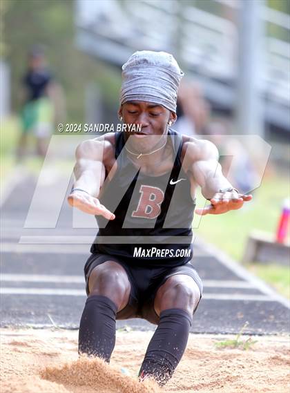 Thumbnail 1 in Independence Track Meet photogallery.