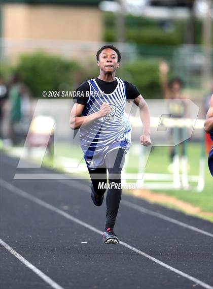 Thumbnail 2 in Independence Track Meet photogallery.