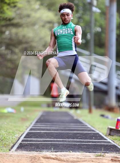 Thumbnail 3 in Independence Track Meet photogallery.