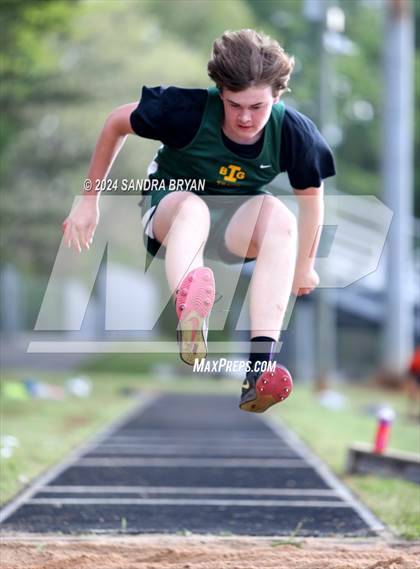 Thumbnail 1 in Independence Track Meet photogallery.
