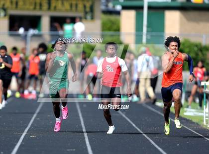 Thumbnail 2 in Independence Track Meet photogallery.