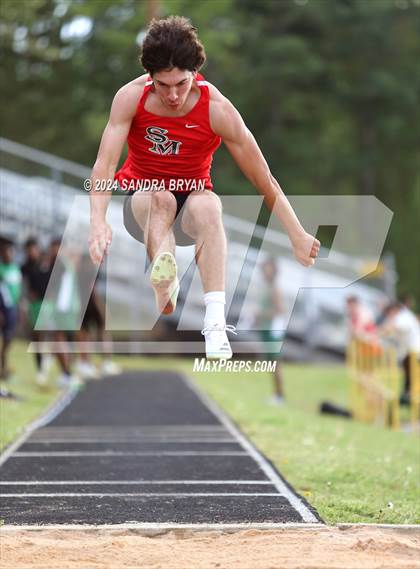 Thumbnail 1 in Independence Track Meet photogallery.