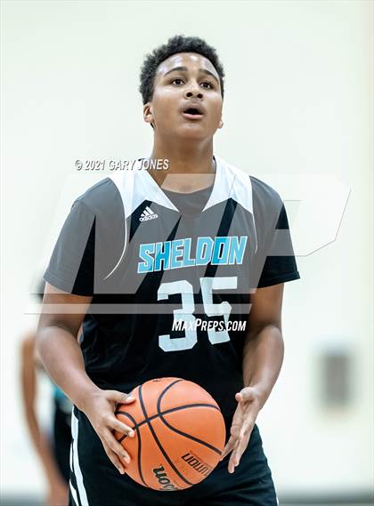 Thumbnail 1 in Sheldon vs Pleasant Valley (Whitney Winter Classic) photogallery.