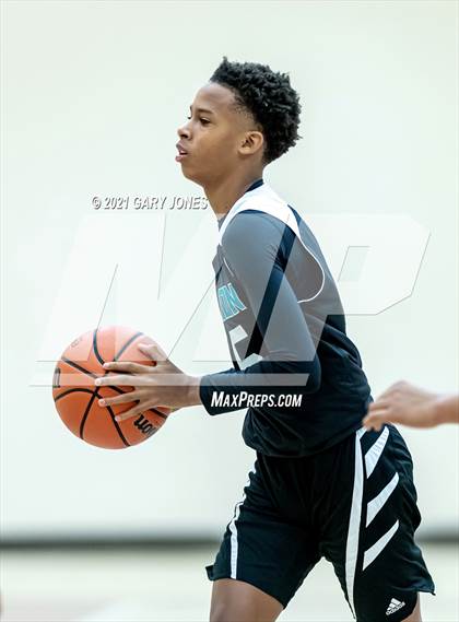 Thumbnail 2 in Sheldon vs Pleasant Valley (Whitney Winter Classic) photogallery.