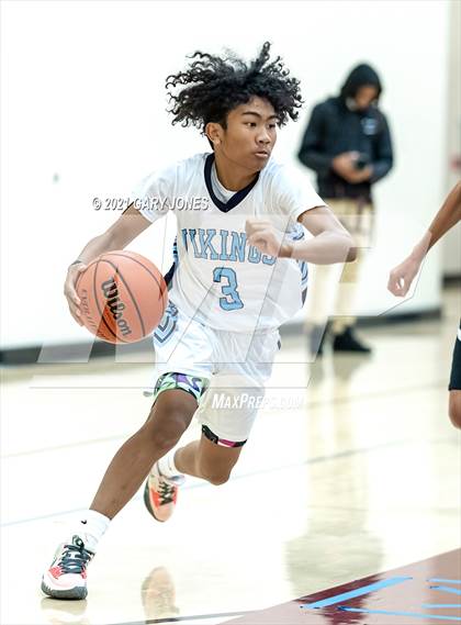 Thumbnail 3 in Sheldon vs Pleasant Valley (Whitney Winter Classic) photogallery.