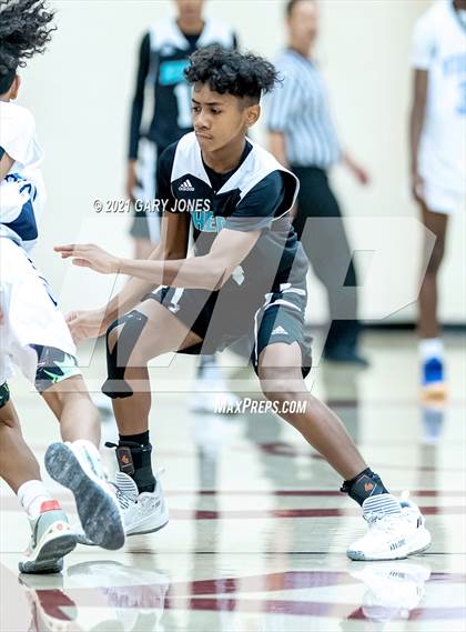 Thumbnail 3 in Sheldon vs Pleasant Valley (Whitney Winter Classic) photogallery.