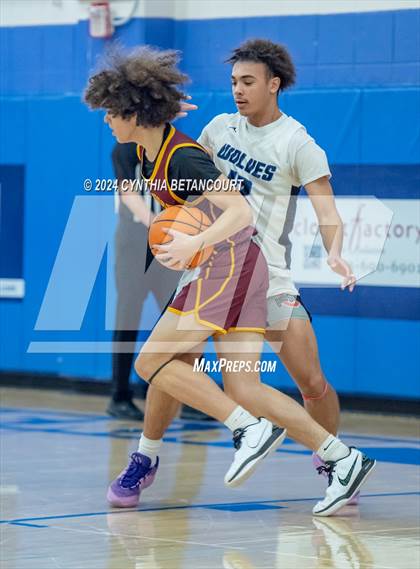 Thumbnail 2 in Windsor vs Grandview photogallery.
