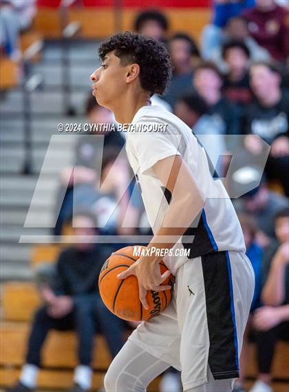 Thumbnail 3 in Windsor vs Grandview photogallery.