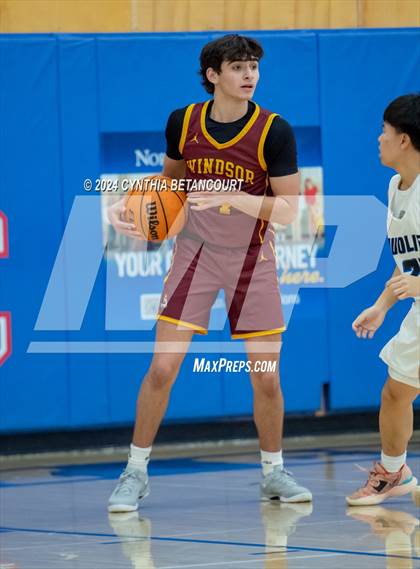 Thumbnail 2 in Windsor vs Grandview photogallery.