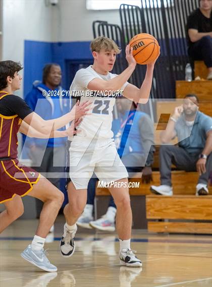 Thumbnail 1 in Windsor vs Grandview photogallery.