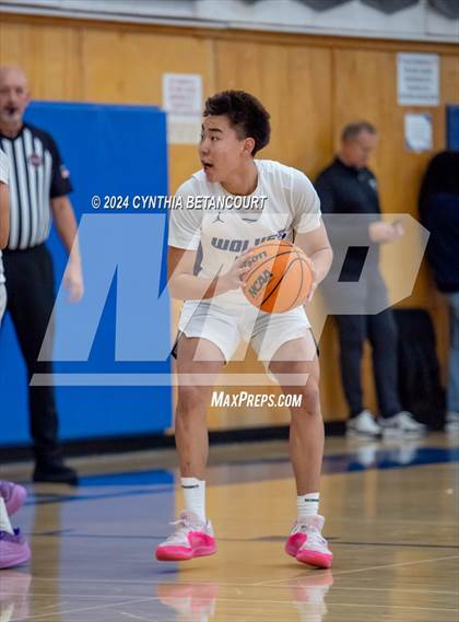 Thumbnail 2 in Windsor vs Grandview photogallery.