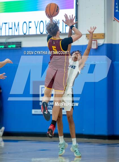 Thumbnail 3 in Windsor vs Grandview photogallery.