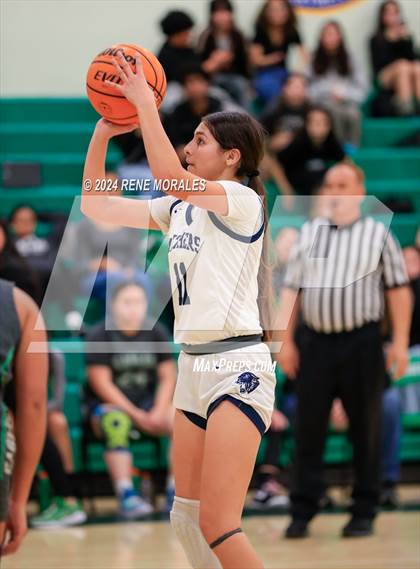 Thumbnail 3 in Franklin vs Eagle Rock photogallery.