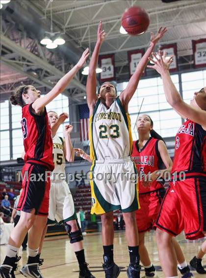 Thumbnail 3 in Castilleja vs. Pinewood (CIF CCS D5 Final) photogallery.